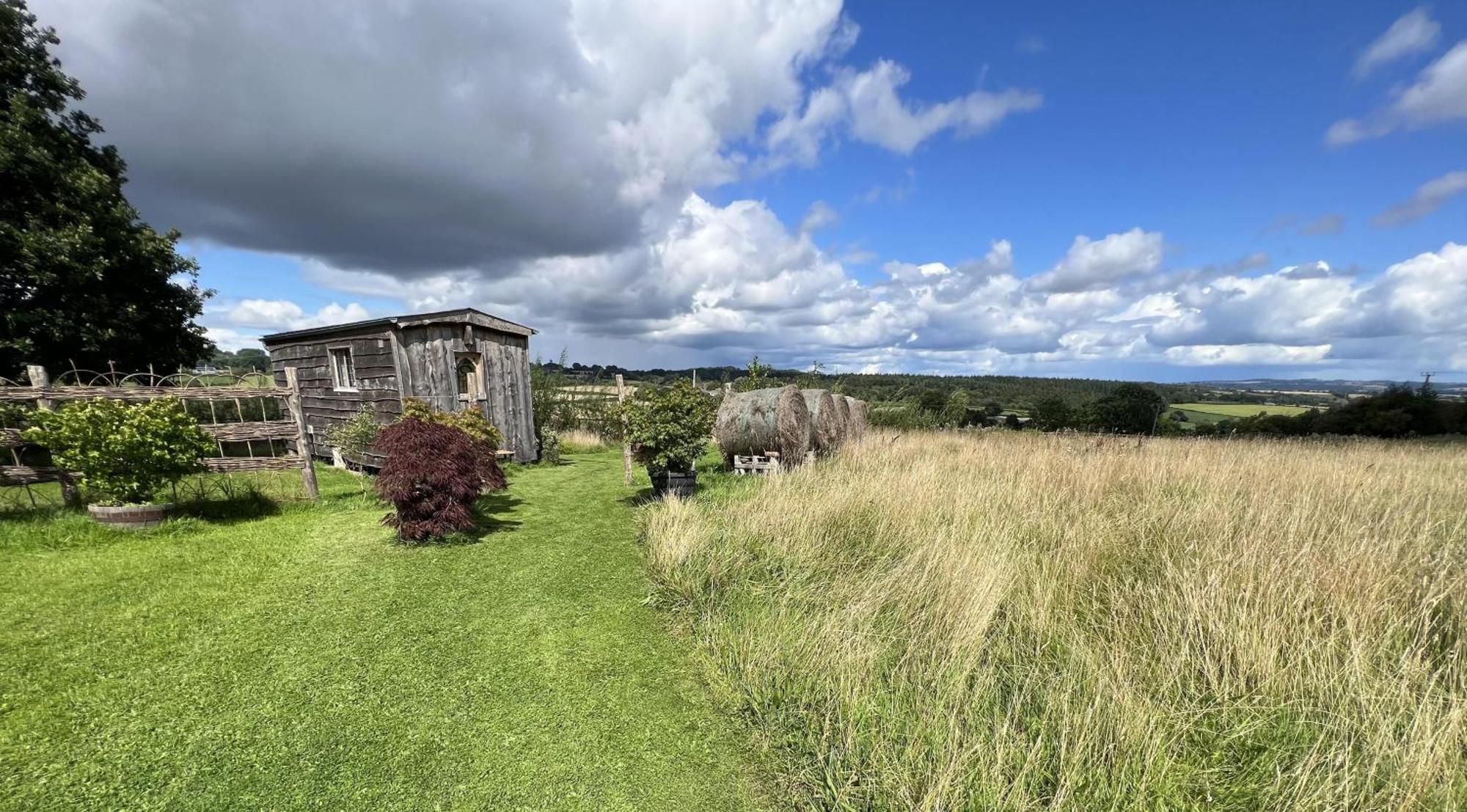 Luxury Shepherd'S Hut Style Cabin With Views Villa Hereford Exterior photo